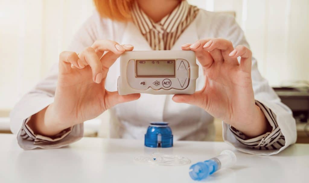 What are the Pros and Cons of Insulin Pumps
